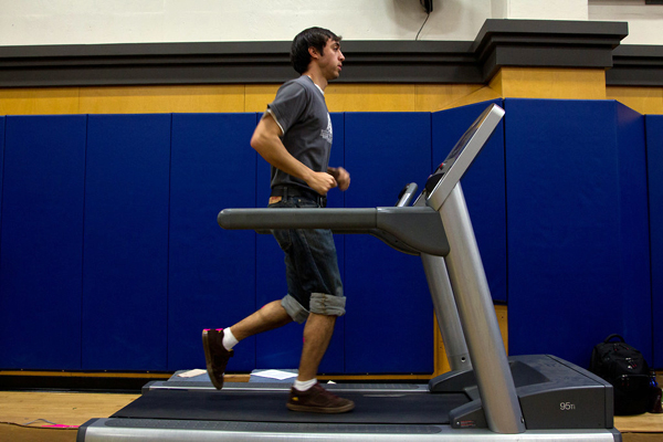Emmanuel Jauregui, a second-year medical student, takes a running test