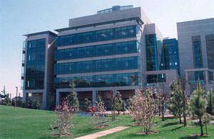 The QB3 Garage, part of the California Institute for Quantitative Biosciences, opened in 2006 at Byers Hall on the Mission Bay campus.