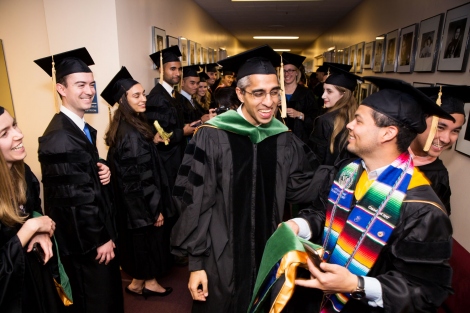 Vivek Murthy laughs with UCSF medical students