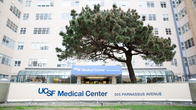 entrance of UCSF Medical Center at Parnassus