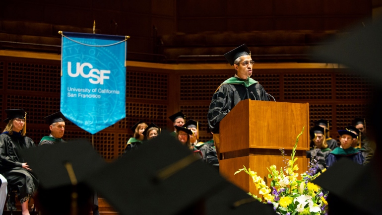 Vivek Murthy speaks on the stage of the UCSF School of Medicine Commencement ceremony