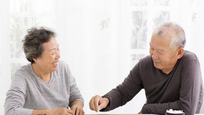 elderly-senior-asian-couple-game-Shutterstock.jpg
