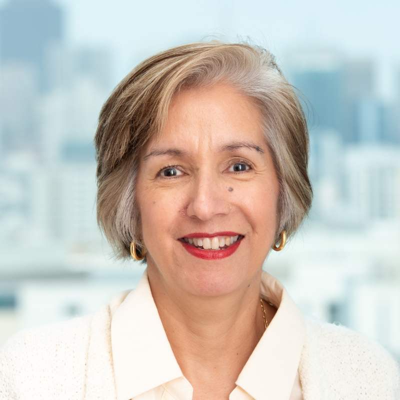 Headshot of Lisa Cisneros
