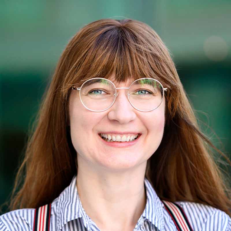 Headshot of Ruth Groza.