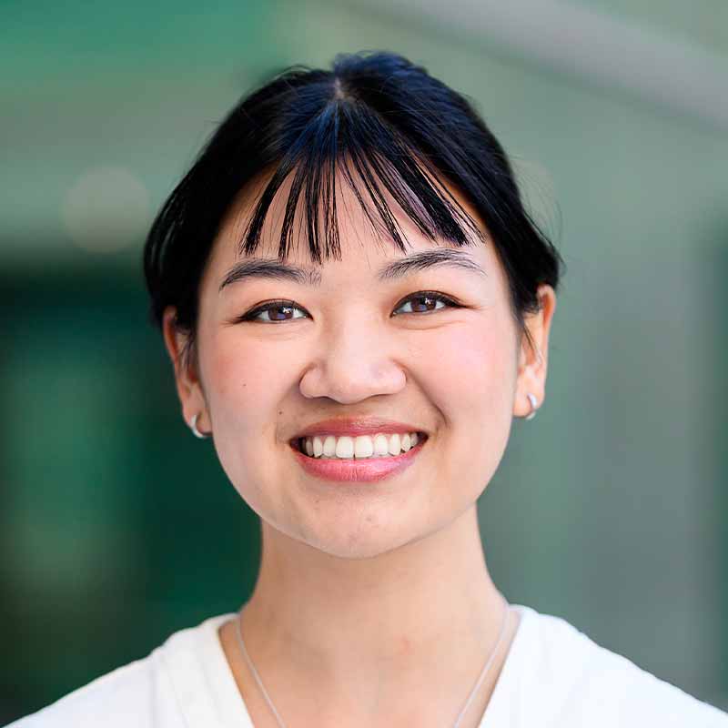 Headshot of Vanna Tran.
