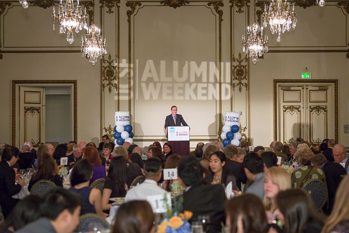 UC San Francisco Chancellor Sam Hawgood, MBBS, addresses the School of Pharmacy alumni on April 9 during the 2016 Alumni Weekend.