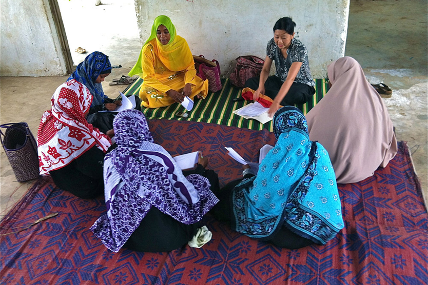 Jessica Gu, a master’s degree student in Global Health Sciences, holds a focus group on April 26 with women in Zanzibar