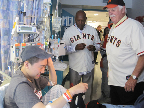 Giants Greats Bring Piece of World Series to Patients at UCSF