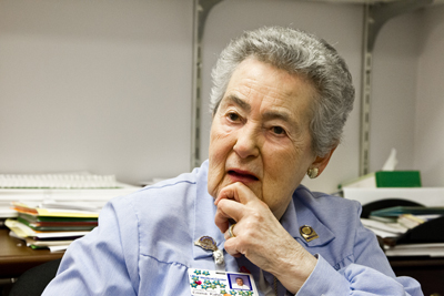 Emma Kahn, a volunteer at UCSF Medical Center