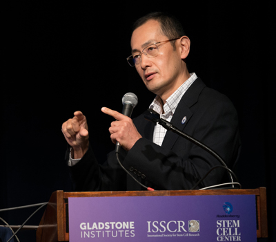 Shinya Yamanaka presenting at the ISSCR-Roddenberry International Symposium