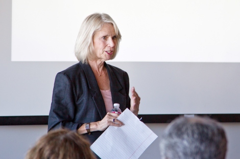 Stephanie Marrus teaches a course in the UCSF Entrepreneurship Center