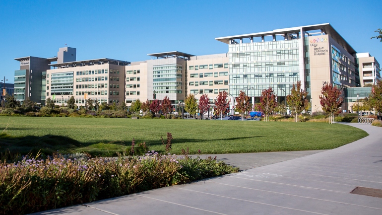 exterior of the UCSF Medical Center at Mission Bay