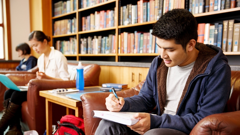 students study in the UCSF library