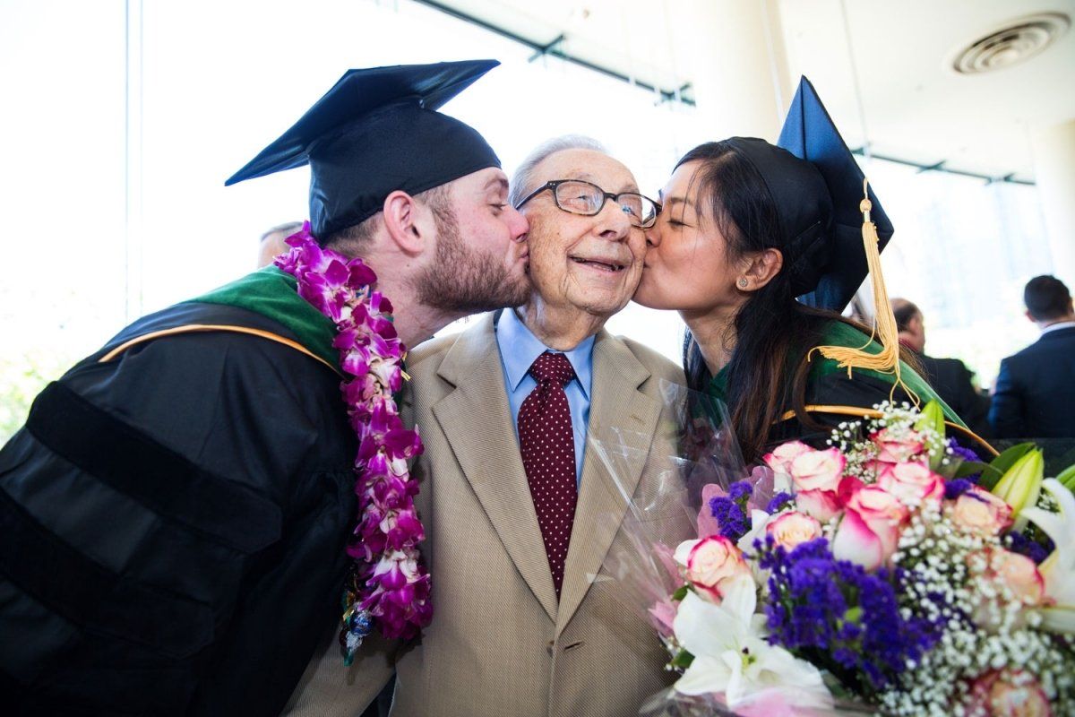 Som Commencement Kiss