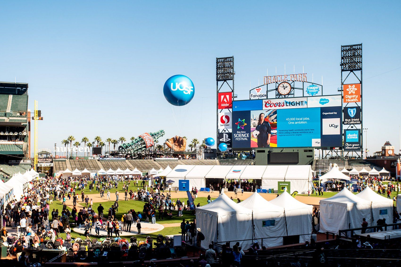 a view of the field at Oracle Park