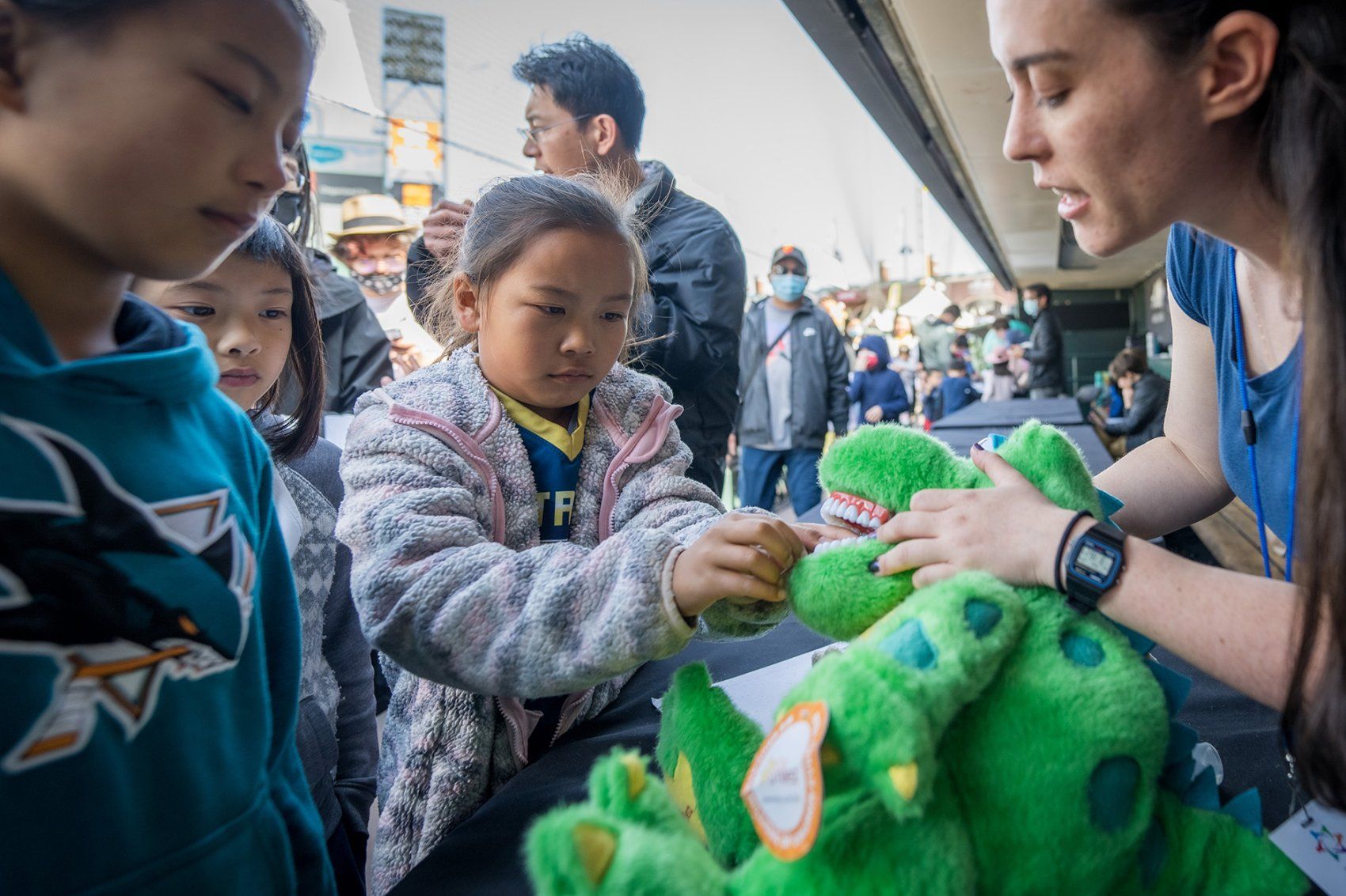 kids used stuffed animal to learn about dental health