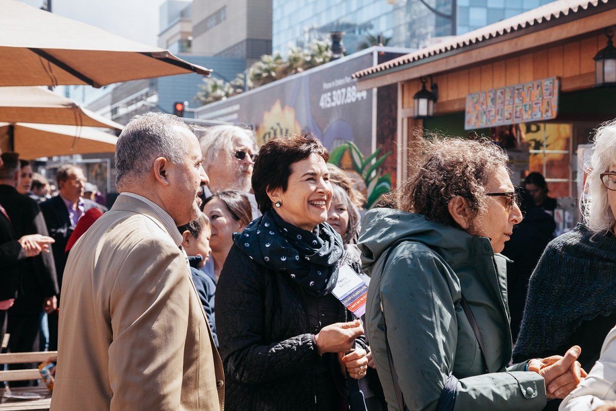 UCSF alumni enjoy Spark Social SF, an outdoor gathering space