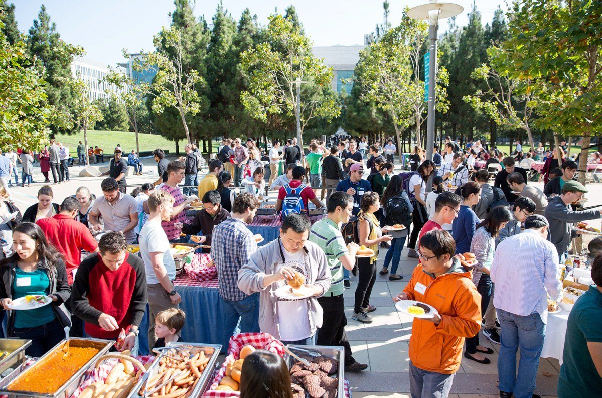 UCSF Graduate Division students and postdocs socializing at a barbecue
