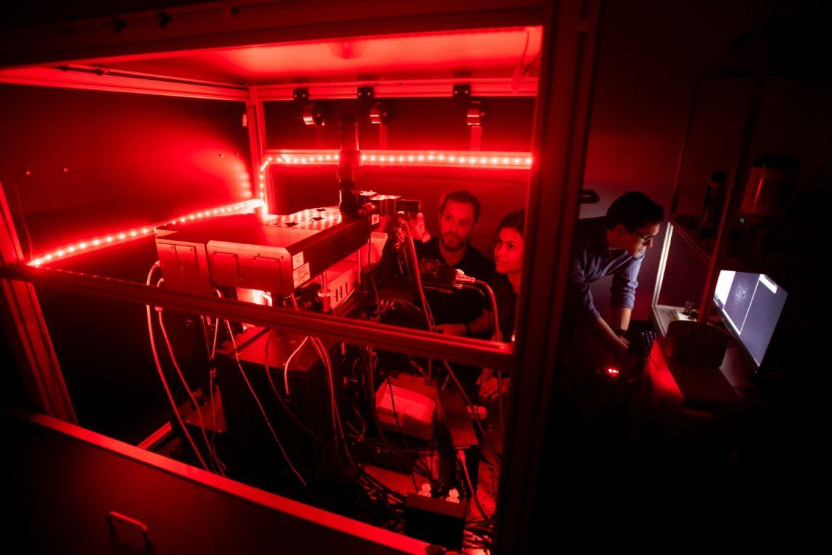 Mazen Kheirbek, PhD, and graduate student Victoria Turner use a two-photon microscope at UCSF’s Mission Bay campus