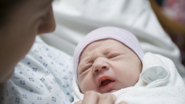 newborn-baby-with-mother-hospital.jpg