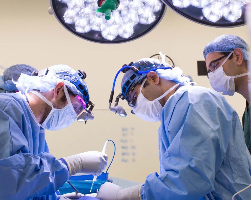 A group of surgeons perform an operation at ZSFG